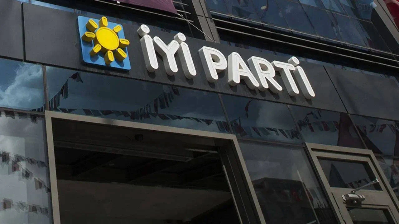 İYİ Partili belediye başkanı partisinden istifa etti